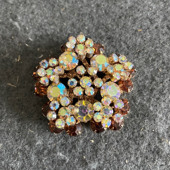 Juliana Brooch - Picture 1 of 2